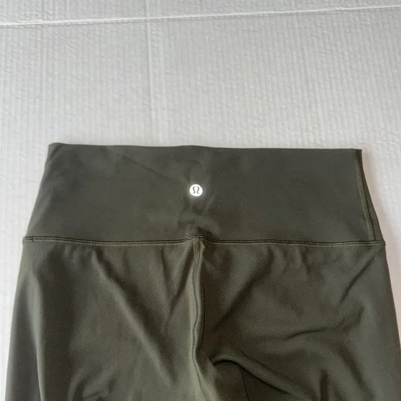 *LIKE NEW* Lululemon 28” Dark Olive Size 8 High-Rise Leggings - Picture 7 of 12